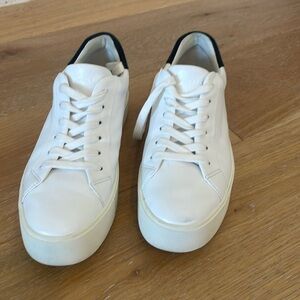 Vince Sneakers